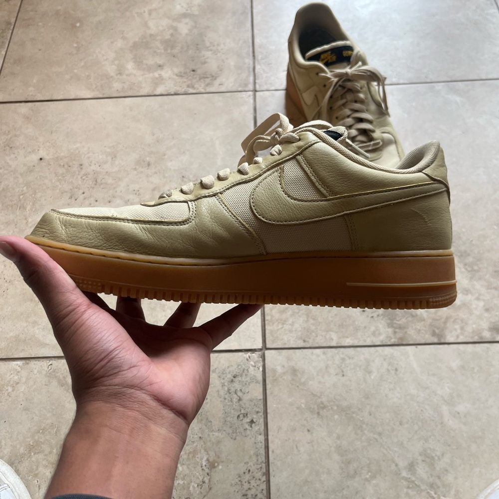 Nike Airfoece 1 ‘gold’.